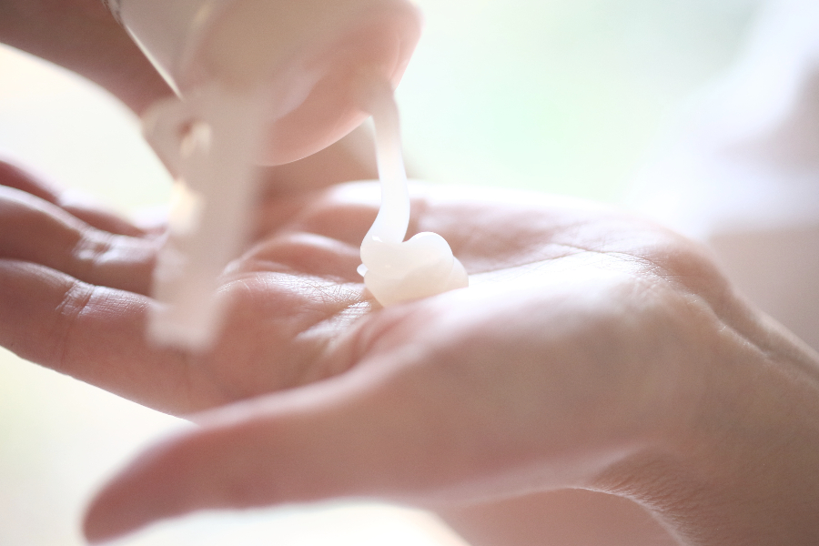 毛穴の開きが気になる時の酵素洗顔の活用法